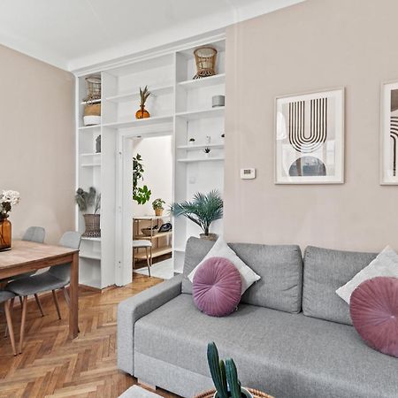 Modern Apartment, 3 Min To "U3 Neubaugasse" Wien Eksteriør bilde